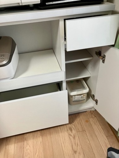 楽天市場】【設置無料】食器棚 レンジ台 レンジボード 完成品 引き戸 【10/22までの出品、引き渡し】食器棚　キッチンボード　レンジボード