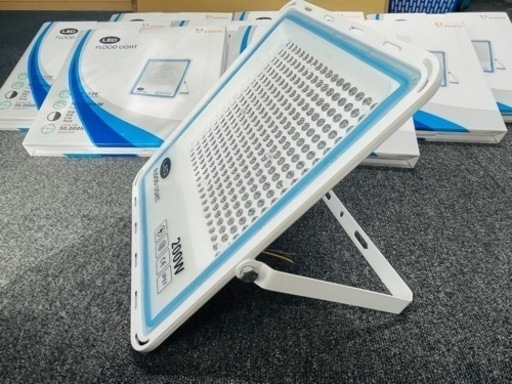 極薄型 LED投光器 200W 10個セット 広角120° 昼光色6000K 22000LM IP67 作業灯 駐車場灯 防水 屋外