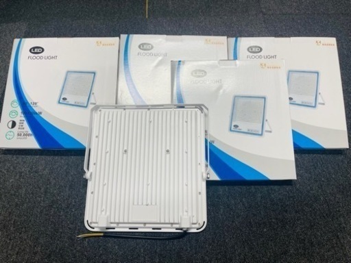 極薄型 LED投光器 200W 5個セット 広角120° 昼光色6000K 22000LM IP67 作業灯 駐車場灯 防水 屋外