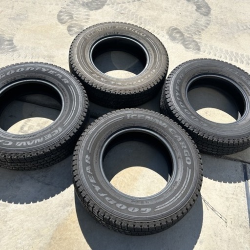 195ー80ー15スタッドレスタイヤ