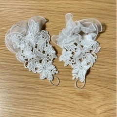 仲里依紗さんがホリデイラブの結婚式で使用したフィンガーレスグローブの画像