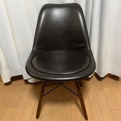 イームズチェア　クッション付き