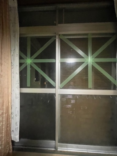 解体する家の建具など