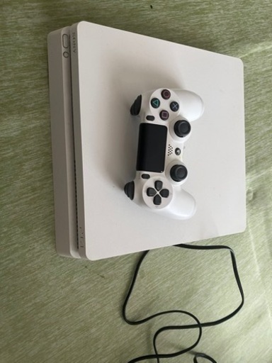 ps4 本体とコントローラーのみ