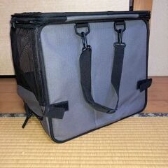 ◆【未使用】車の座席に装着できる折り畳みペットキャリアケースの画像
