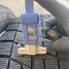 スタッドレスタイヤ　ホイール付き　17インチの画像