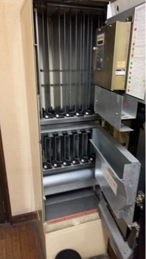 レトロなタバコ自動販売機 決まりました