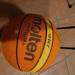 バスケットのボール　スタンド付きの画像