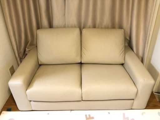 【美品】ニトリ　2〜3人掛け　レザーソファ