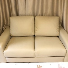 【美品】ニトリ　2〜3人掛け　レザーソファ　