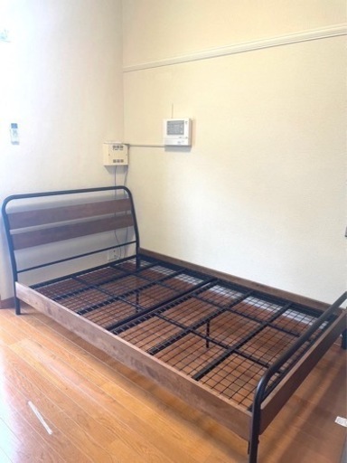 セミダブルベッド（マットレス付き）