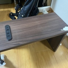 サイドテーブル　配線隠し