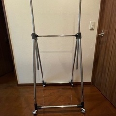 【条件付き値引きあり】室内用物干し竿 折り畳み 拡張可能の画像