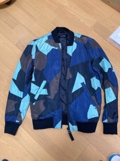 DIESEL　幾何学模様 ボンバージャケット