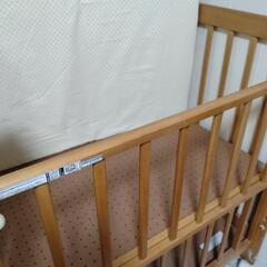 ベビーベッド　マットとセットの画像