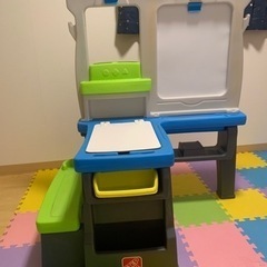 ［最終値下げ］アメリカンブランド・２STEPの子供アートデスク