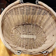 編み籠　ほぼ新品未使用品の画像