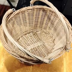 編み籠　ほぼ新品未使用品の画像