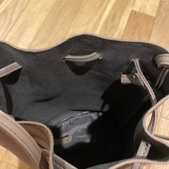 美品　ショルダーバッグ　長財布すっぽり入る巾着タイプの画像
