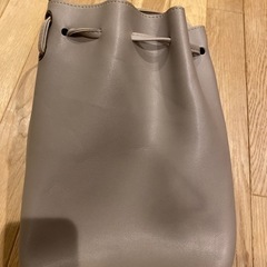 美品　ショルダーバッグ　長財布すっぽり入る巾着タイプの画像