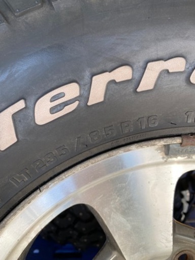 サイズ235/85R16 