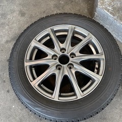 ブリザック スタッドレスタイヤ シエンタ