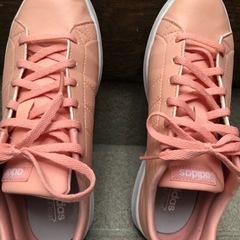 値下げ★★新品に近い★  adidasピンク スニーカーの画像