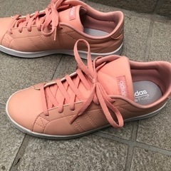 値下げ★★新品に近い★  adidasピンク スニーカーの画像