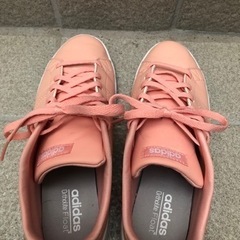 値下げ★★新品に近い★  adidasピンク スニーカーの画像