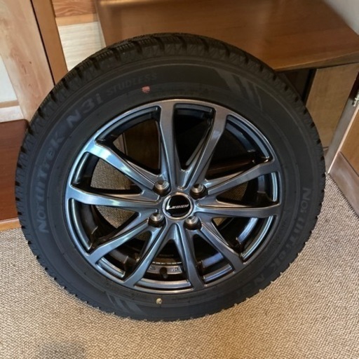 値下げ　新品未使用！タイヤ✖️4本　ホイール付き　スタッドレス