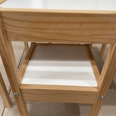 IKEA 子ども用テーブル チェア2脚付, ホワイト/パイン材の画像