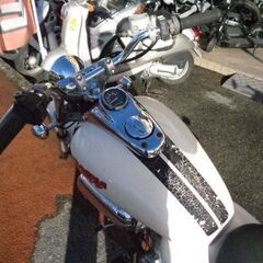 NO.4800　マグナ５０ （ＭＡＧＮＡ）　４サイクル　クラッチ付き４速ミッション　スラッシュカットマフラー　ホワイト＆ブラックライン　☆彡の画像