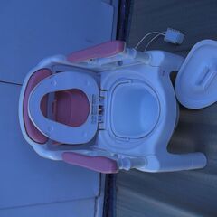 ポータブルトイレ・アロン化成製品・便座ヒーター付きの画像