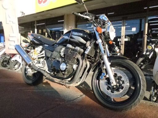 NO.4804　ＸＪＲ４００Ｒ（ＲＨ０２Ｊ）後期モデル　空冷４サイクル１６バルブ４気筒エンジン　ブラックグラフィックカラー　☆彡