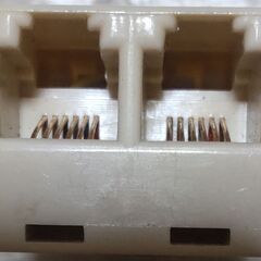 モジュラーケーブル用２分岐アダプターの画像