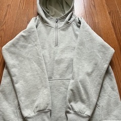 パーカー　Lサイズ厚みがある