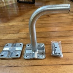 パラボラアンテナ取付金具の画像