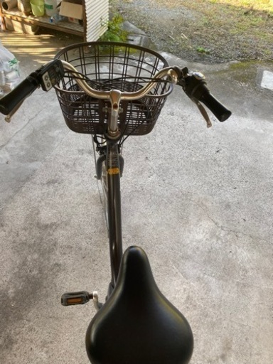 Panasonic製の電動アシスト付き自転車です。5年程前に購入しました。アシスト◯です。若干の傷、凹みあります。