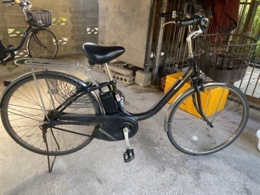 Panasonic製の電動アシスト付き自転車です。5年程前に購入しました。アシスト◯です。若干の傷、凹みあります。