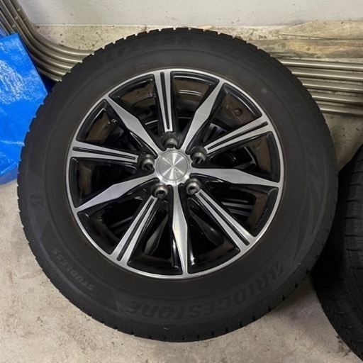 ☆☆☆　投稿期限　10/21（土）18:59まで　☆☆☆　「215/60R16」ブリヂストン　スタッドレスタイヤ＆ホイール　４本セット