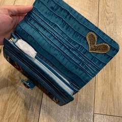 値下げ可！Think Bee長財布の画像