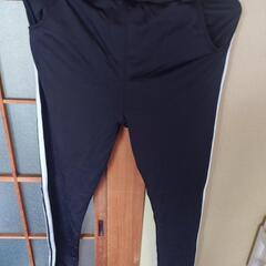 1回だけ着用。ラインパンツ