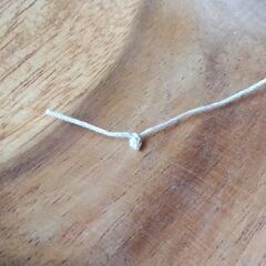 マクラメブレスレット（メタリックビーズ2粒）の画像