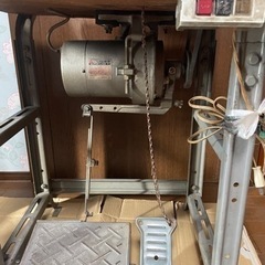 アンティークロックミシンの画像