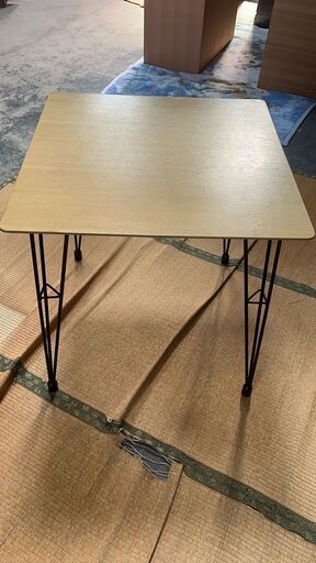 中古美品　　折りたたみ　テーブル