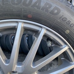 🚗【車の冬支度!】スタッドレス＆アルミ 付 ヤリス/アクア/フィット【カー用品･ホイール買取アールワン田川】の画像