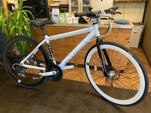 【取引中　前後タイヤ・後輪チューブ新品！ドッペルギャンガーD6ASPHACT】3×7速　700×28c クロスバイク　ホワイト×ブラック