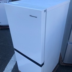 2022年製 135L 冷蔵庫 ガラストップ Hisense【地域限定配送無料】