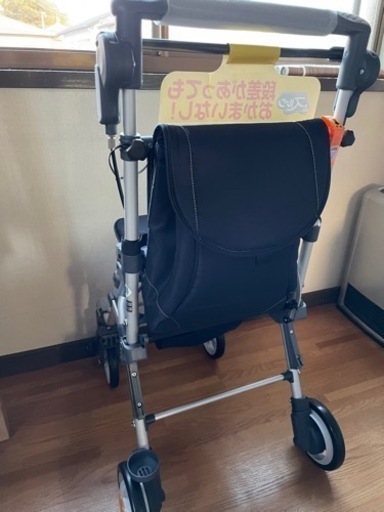 値下げ‼️【新品】コンパクトタイプ シルバーカー