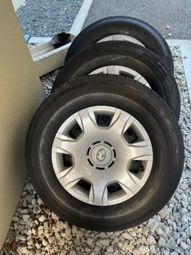 ハイエース200純正タイヤホイール（新古品）4本セット